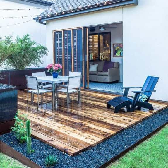 Enhancing Small Backyards with Intelligent Deck Design to Create a Comfortable Retreat