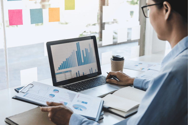 How to Become a Data Warehouse Specialist