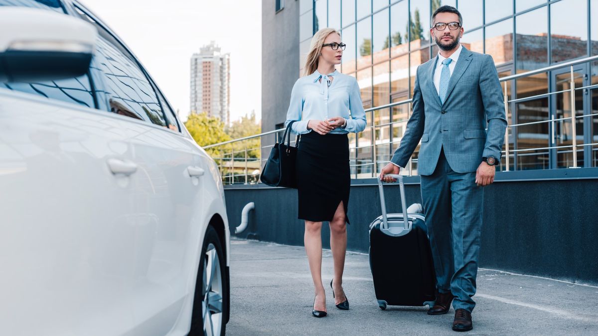 The Benefits of Pre-Booking Your Airport Taxi in Milton Keynes