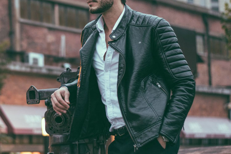 Quality Leather Fashion: Men’s Jackets & Wallets in Canada
