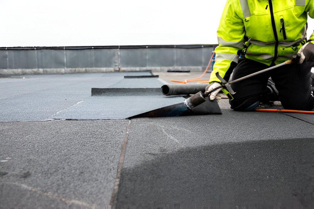 How Long Does a Flat Rubber Roof Last for Homeowners?