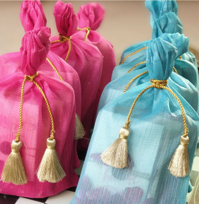 How to Order the Best Holi Gift Boxes Online for a Hassle-Free Celebration?