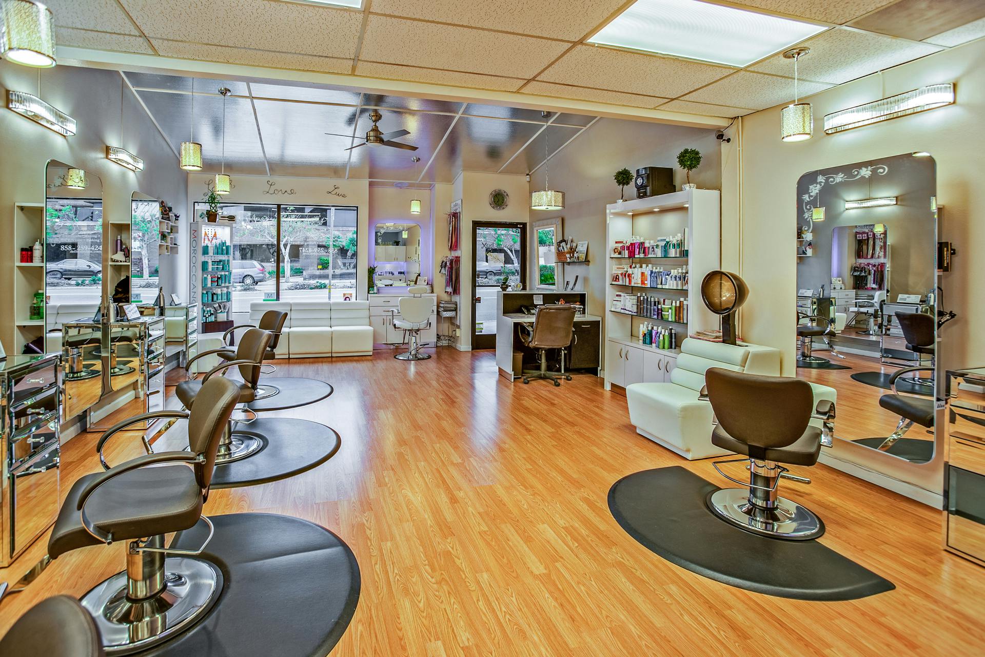 How Smart Salon Chains Transform the Beauty Industry
