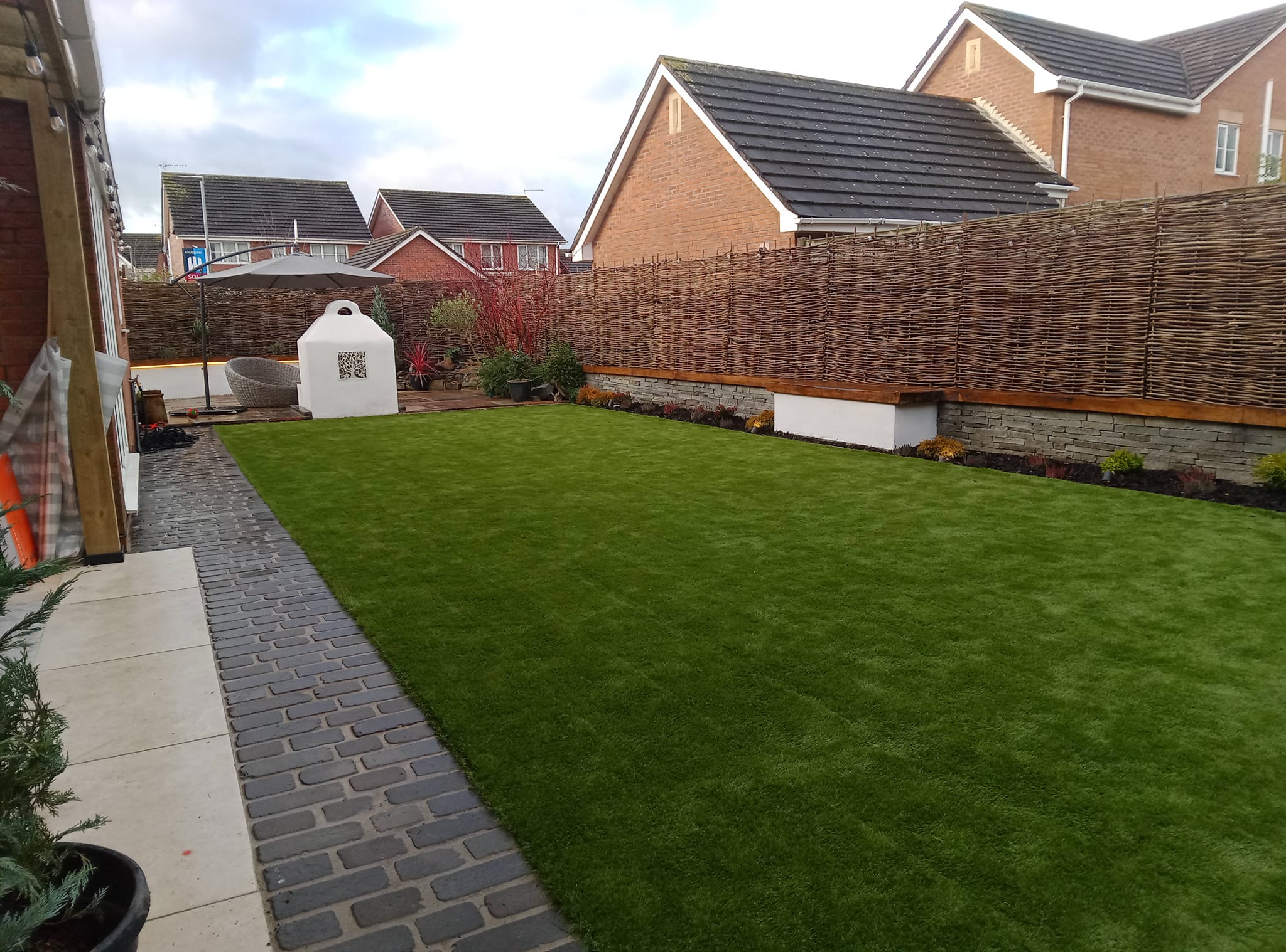 Transform Your Outdoor Space with Expert Landscape Gardeners Near You