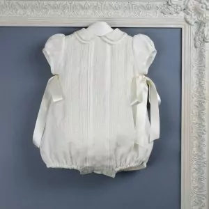 El Faldón De Bautizo: el regalo español perfecto hecho a mano para un próximo baby shower