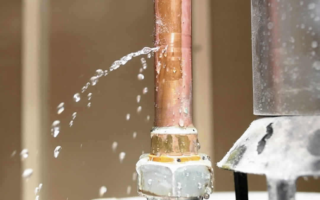 Signs of a Burst Pipe and How to Minimize Damage