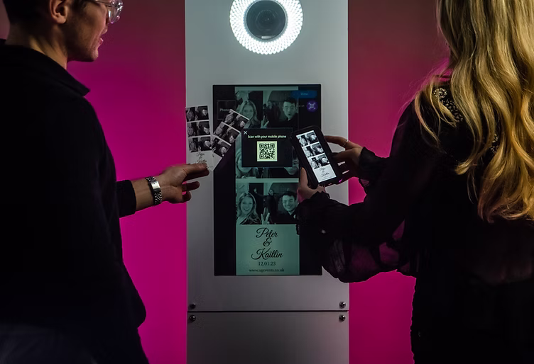 Bring the Wow Factor to Your Celebration with an Interactive Snap Booth