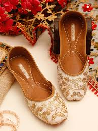 Elevate Your Style with Gulbhahar’s Designer Juttis