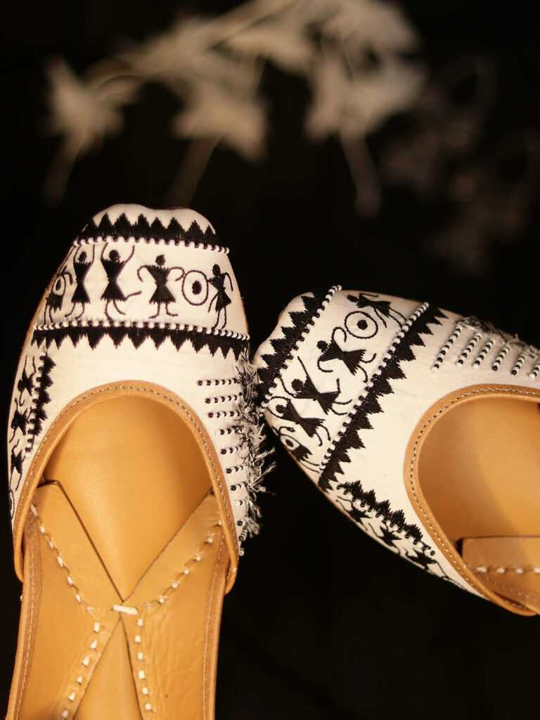 Gulbhahar Jutti: An Ageless Blend of Tradition and Contemporary Sophistication