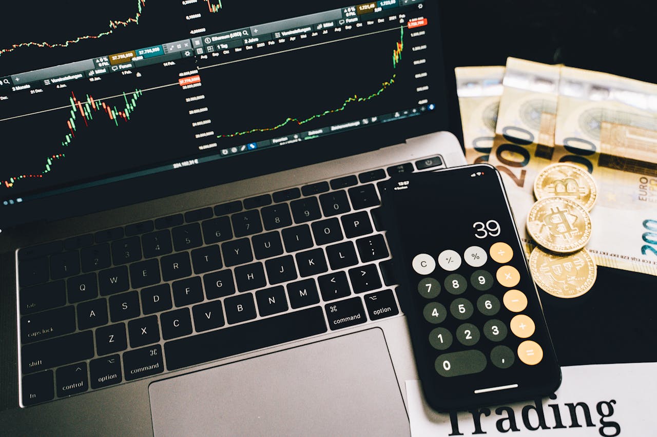 Forex Trading vs. Crypto Trading: Which is More Profitable in 2025?