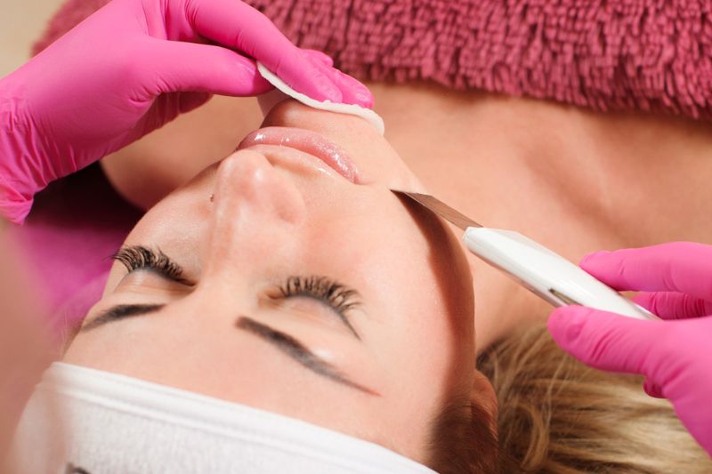 The Best Dermaplane for Professionals: A Complete Buyer’s Guide for Skincare Experts