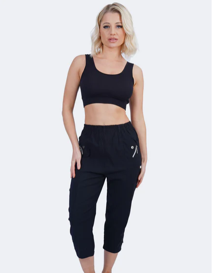 What Is the Difference Between Leggings and Capris?