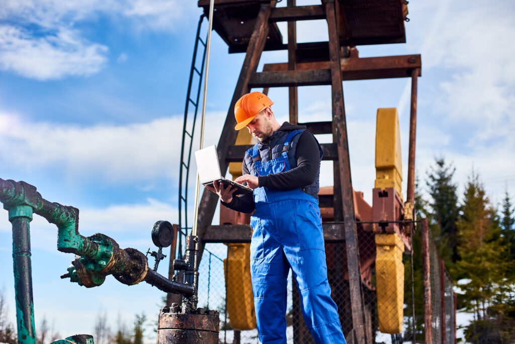 Oil and Gas Drilling Rigs: Types and How They Work