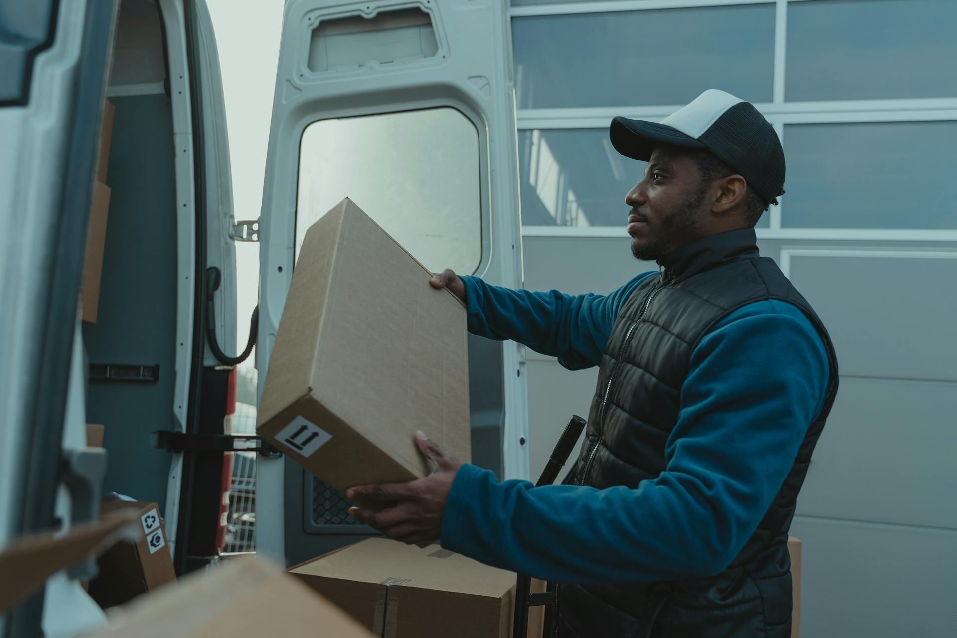 Why Hiring Woking Removals is Worth Every Penny