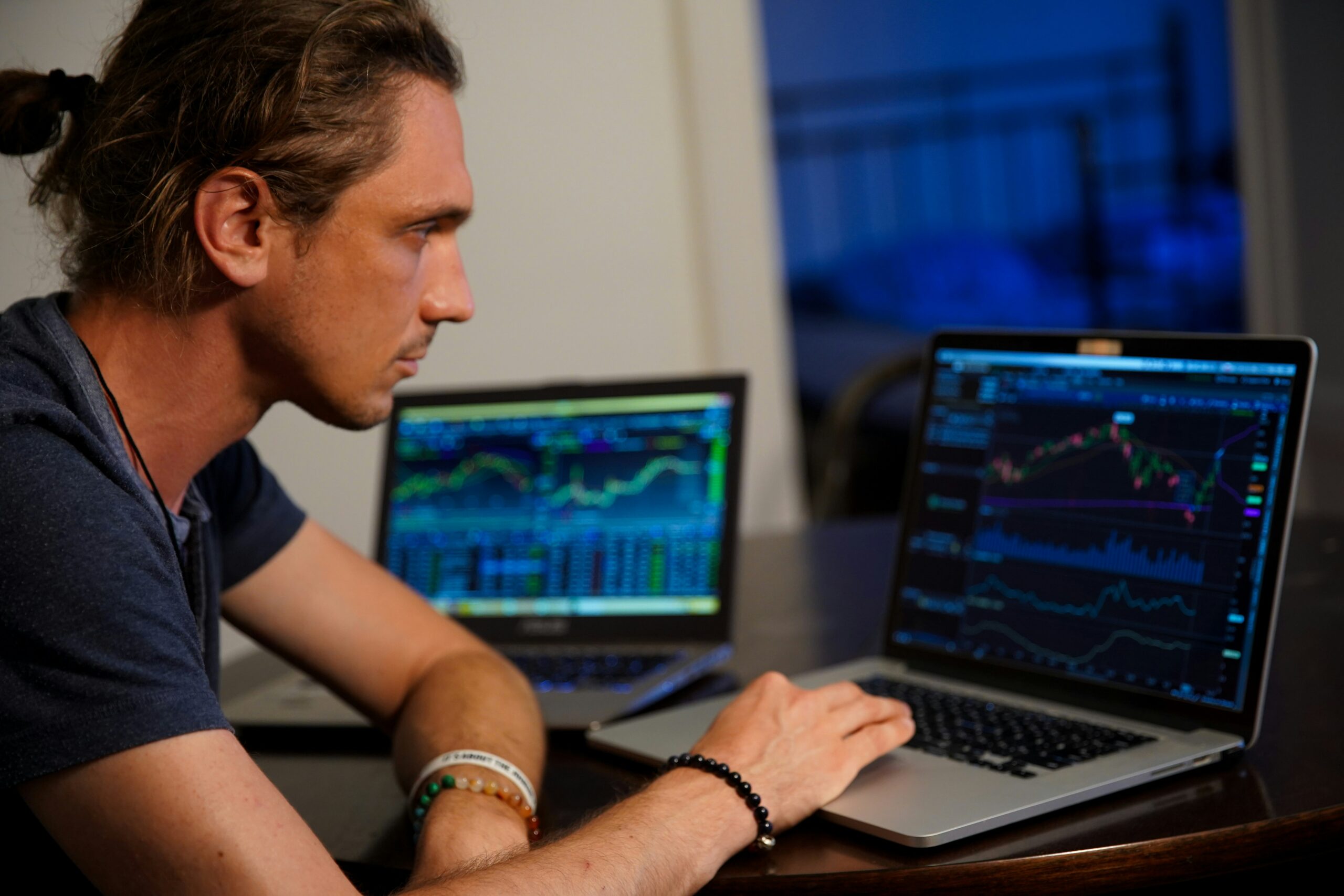 Mastering Stock Market Trading: Why Learning from a Stock Market Training Academy in India Is Essential