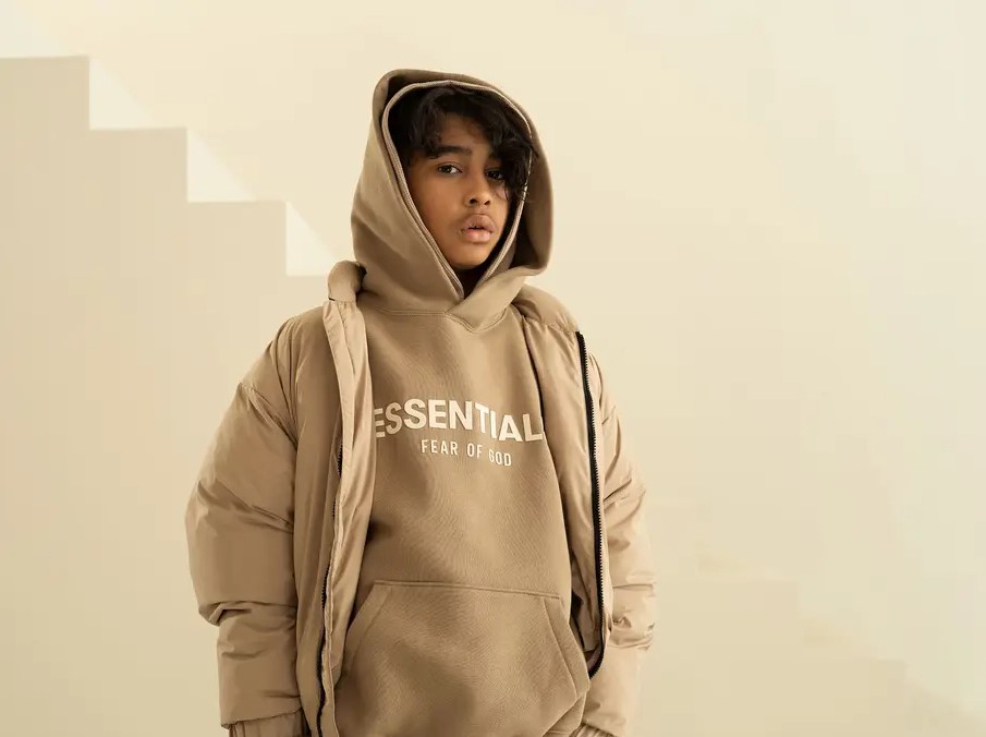 Why Everyone’s Wearing Essentials Clothing