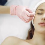 How does cold peel work on the skin?