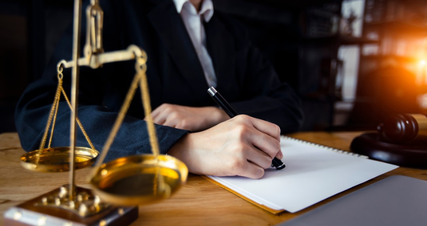 Do the Best Criminal Lawyers in Dubai Handle International Clients?