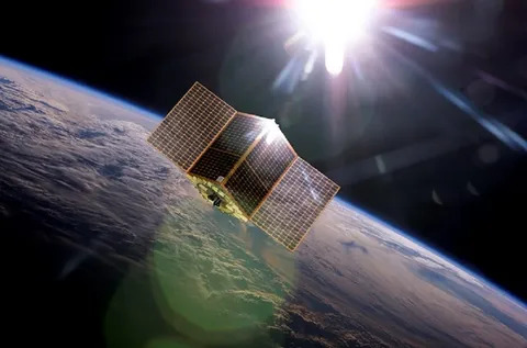 Navigating the Small Satellite Market: Technology, Applications, and Growth