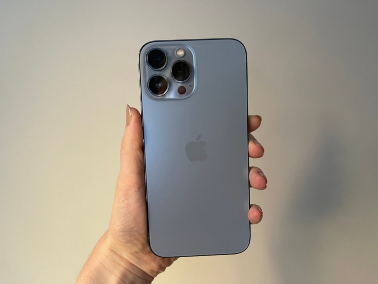 iPhone 13 Pro Max vs iPhone 14: Which One Offers More Value?