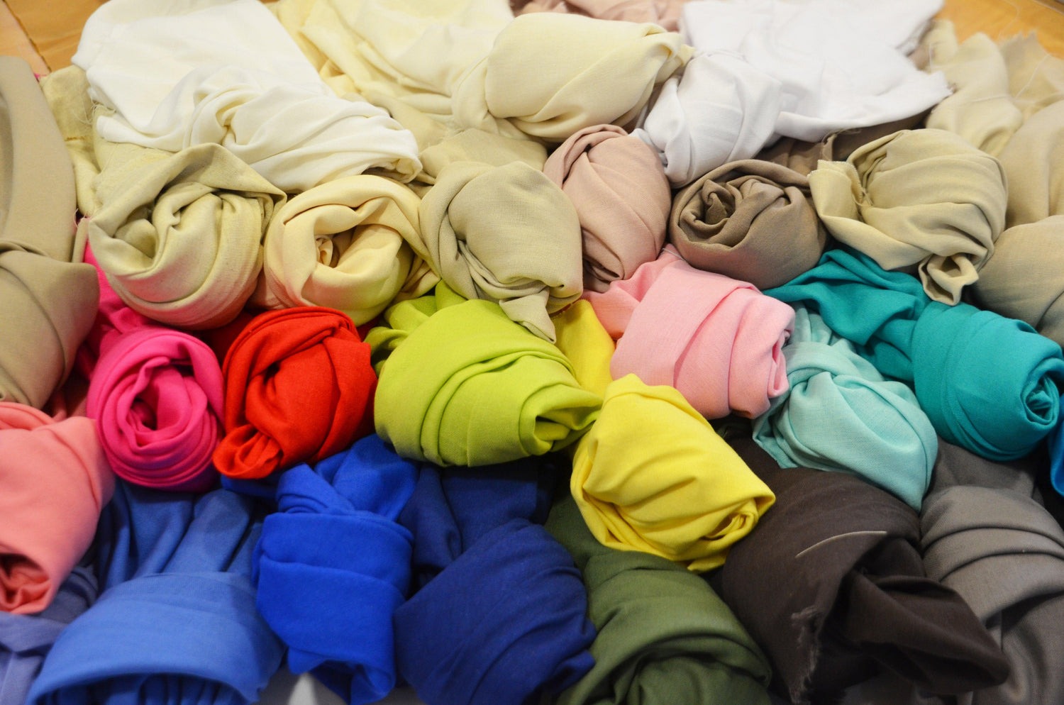 Buying Rayon Linen Blend in Bulk: What Designers and Event Planners Need to Know